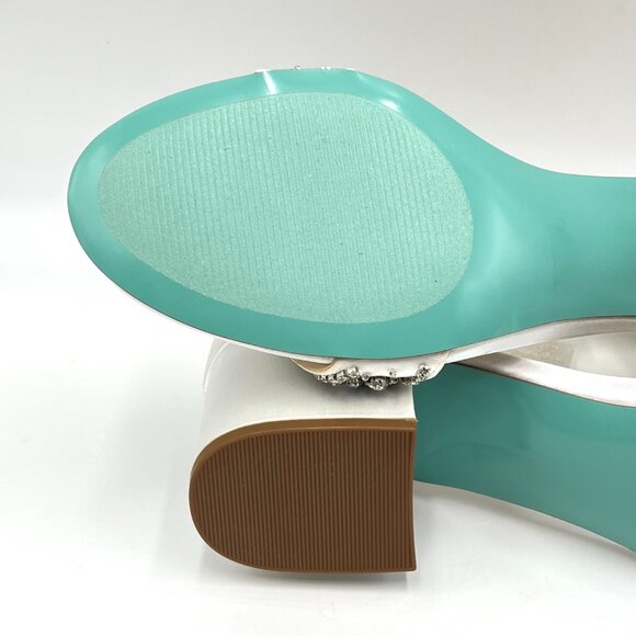 Betsey Johnson Womens 9.5M Sb-Mel Ivory White Satin Dress‎ Sandals Heels Shoes - Picture 9 of 12